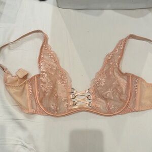Agent provocateur 34C, super beautiful and classy